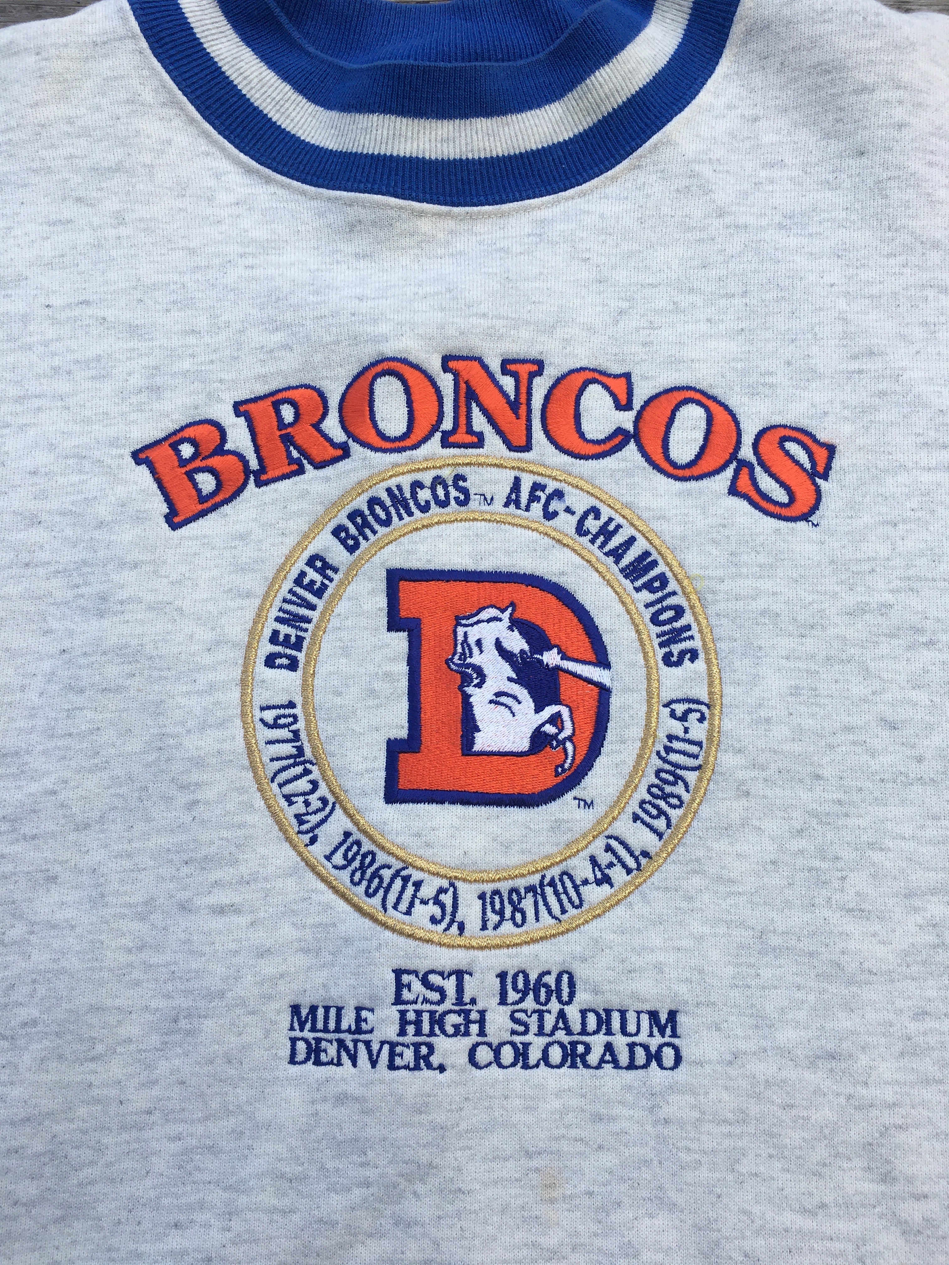 Denver Broncos sweatshirt by Starter - XL - VintageSportsGear