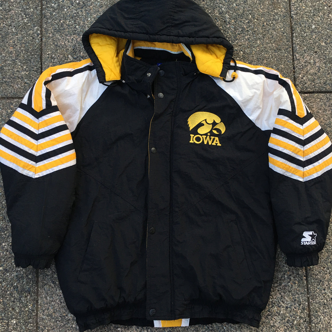 Iowa Hawkeyes Starter jacket - L / XL