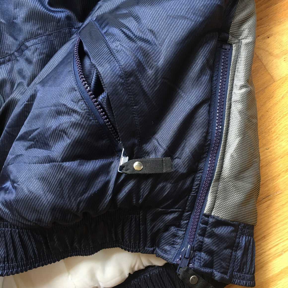 UConn Huskies Starter Jacket -- XL / 2XL