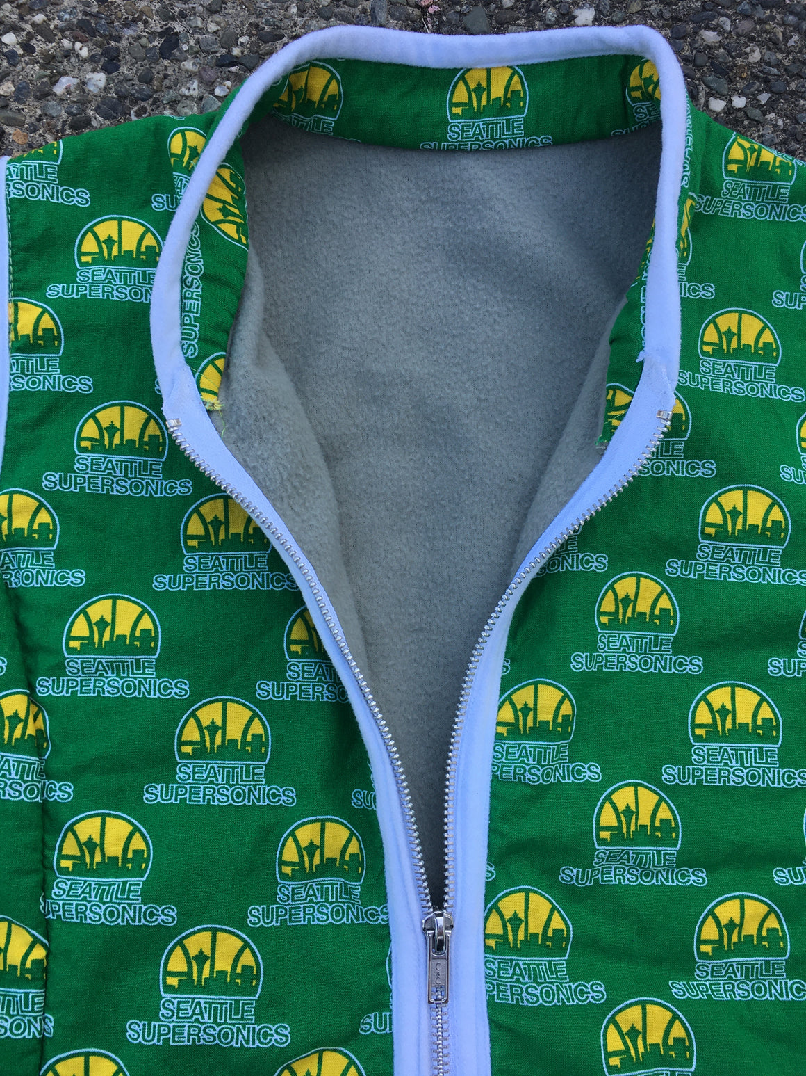 Seattle Sonics vest - size small