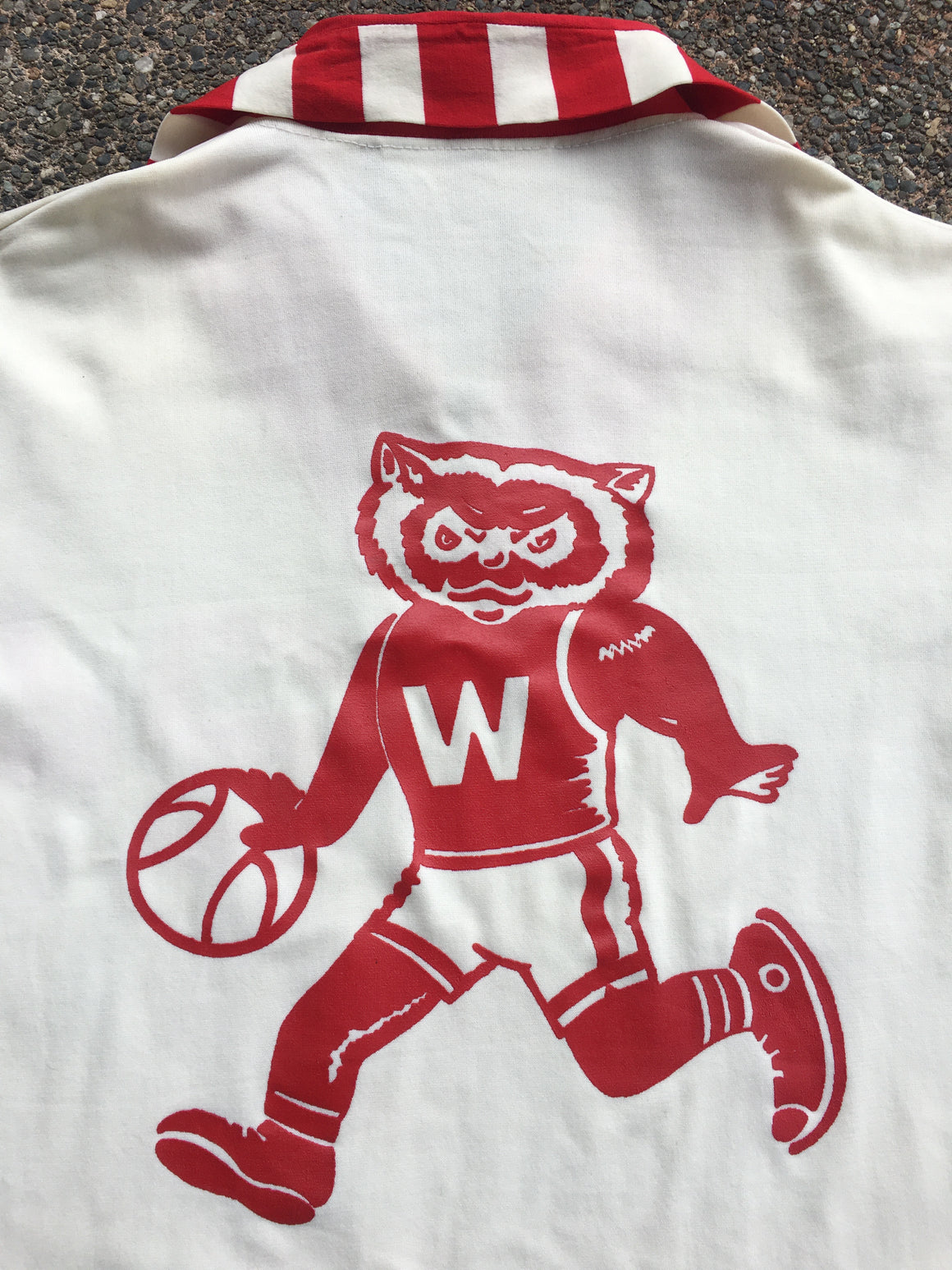 Wisconsin Badgers authentic shooter shirt - M / L