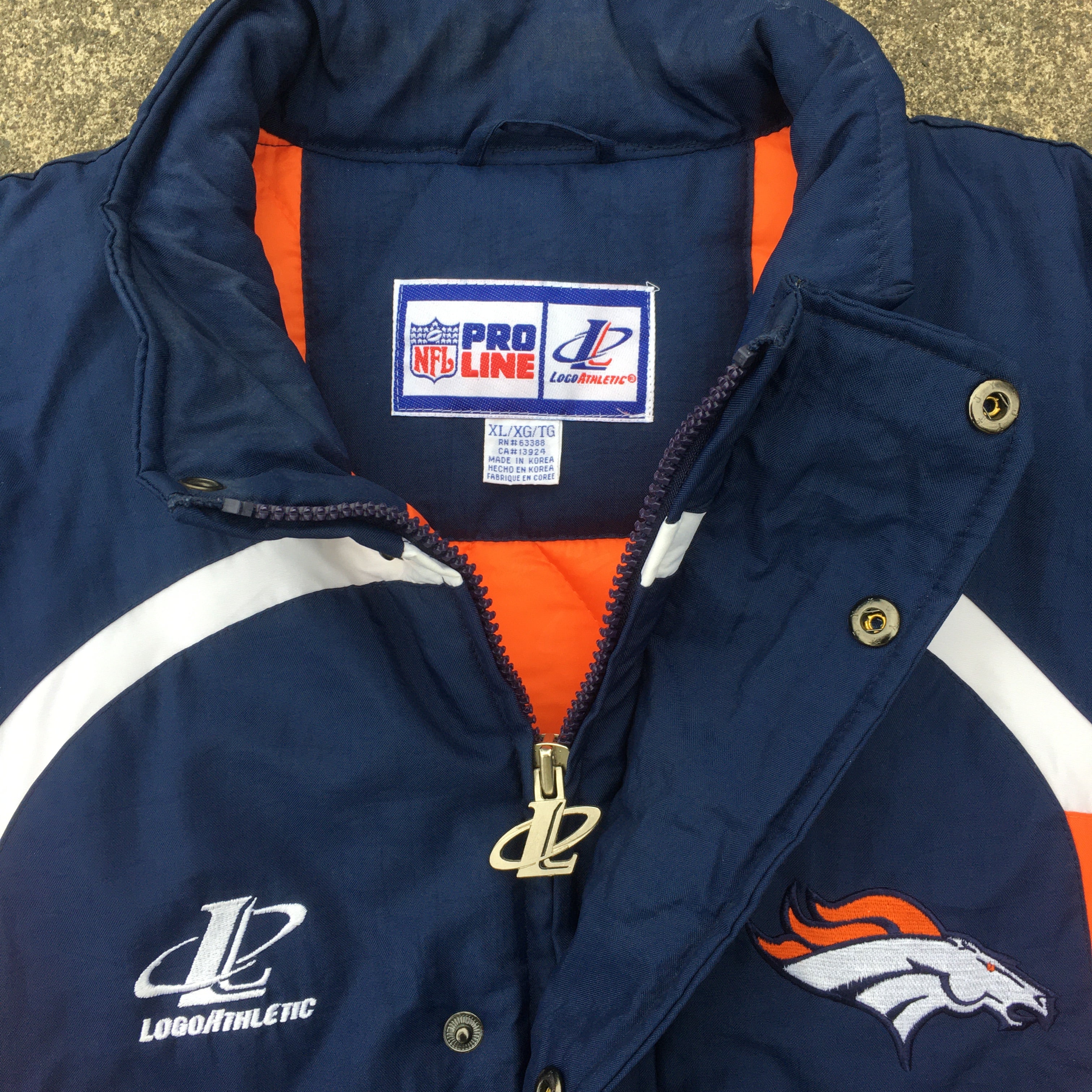 Denver Broncos Nylon Winter Coat Size XL Excellent Condition