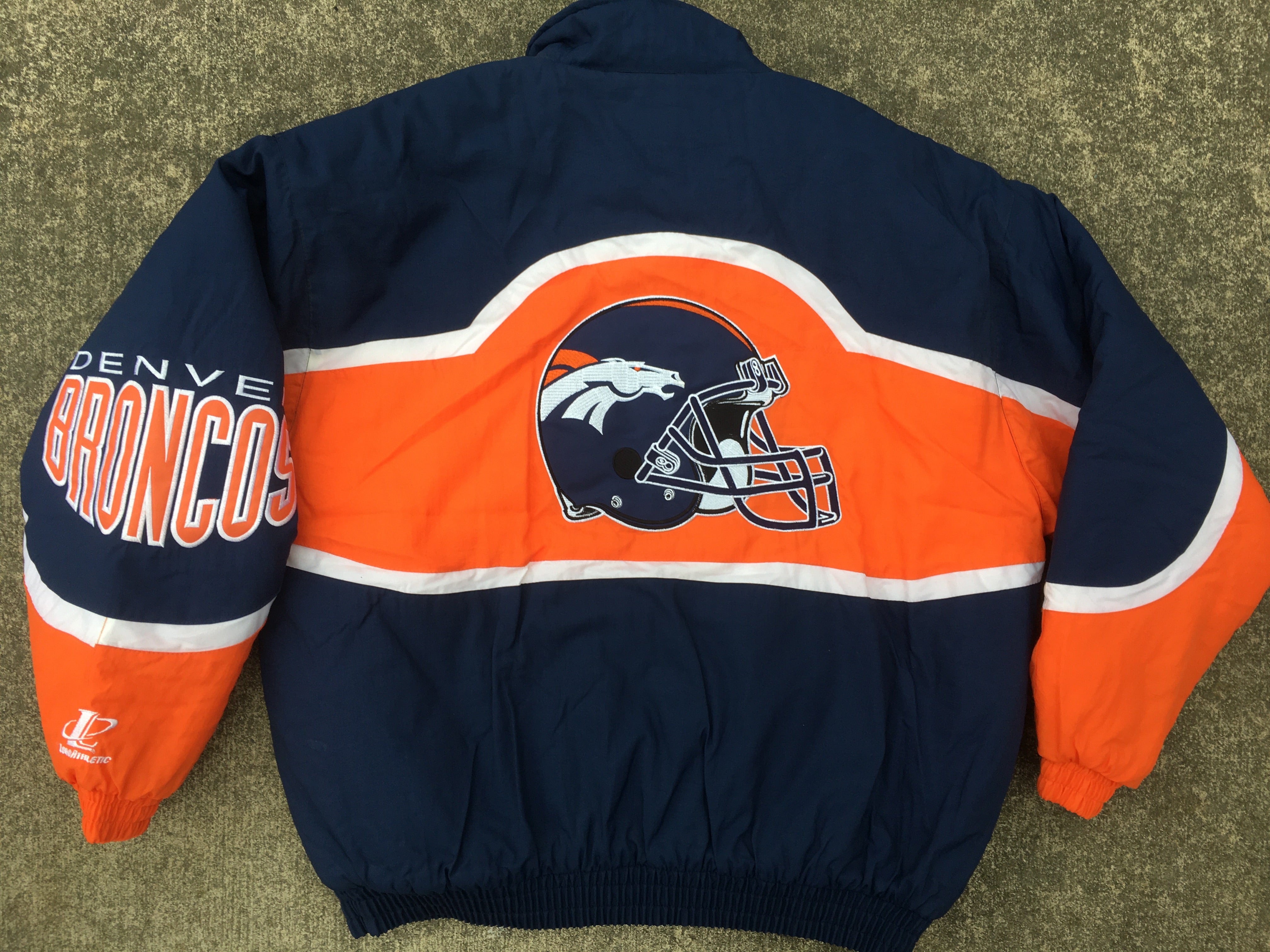 Denver Broncos puffer coat - XL - VintageSportsGear