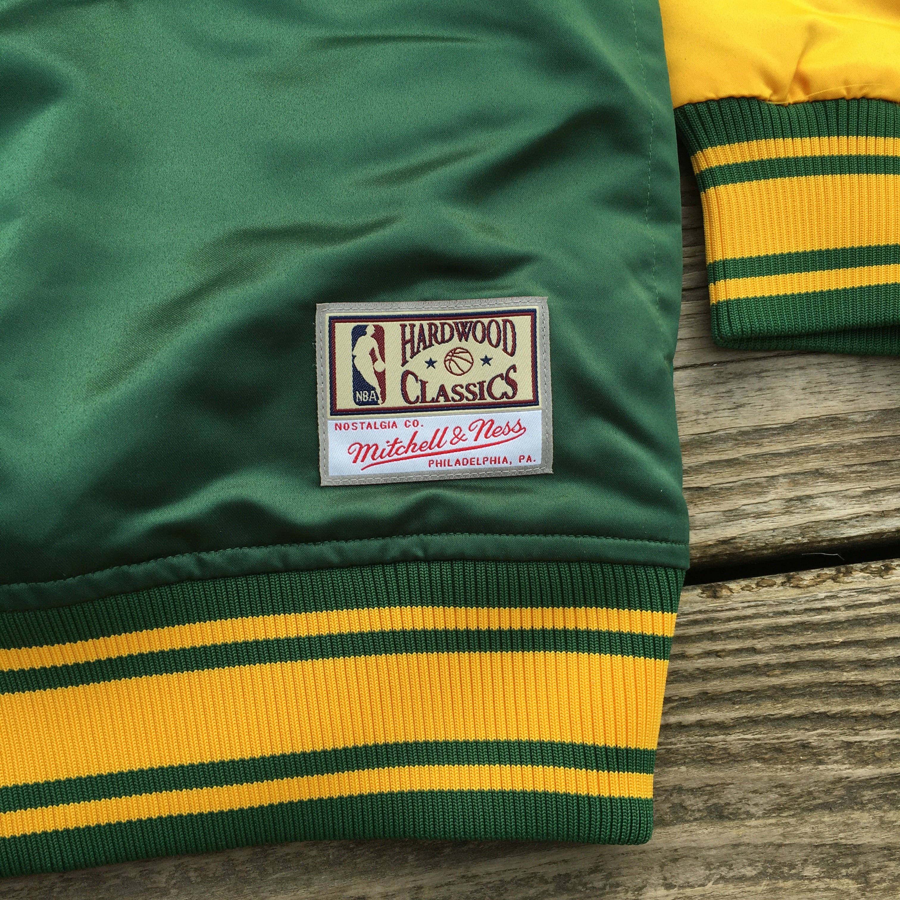 Seattle SuperSonics satin Jacket - 2XL / 3XL - VintageSportsGear